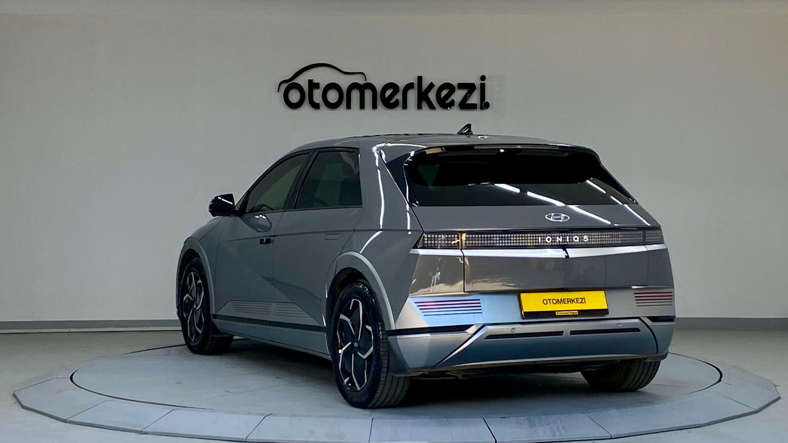 HYUNDAI IONIQ 27
